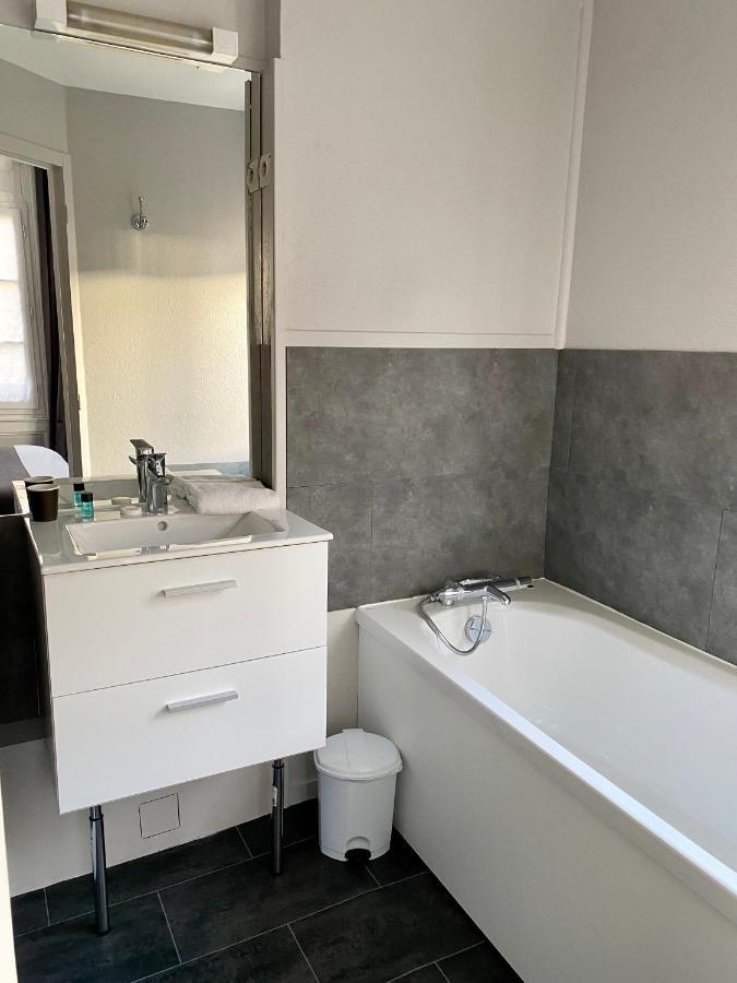 Hotel Celine - Hotel De La Gare รูออง ภายนอก รูปภาพ