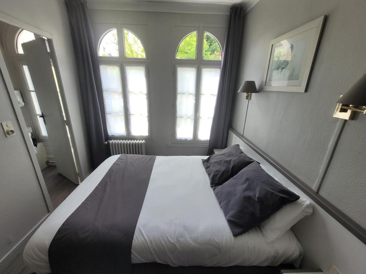 Hotel Celine - Hotel De La Gare รูออง ภายนอก รูปภาพ